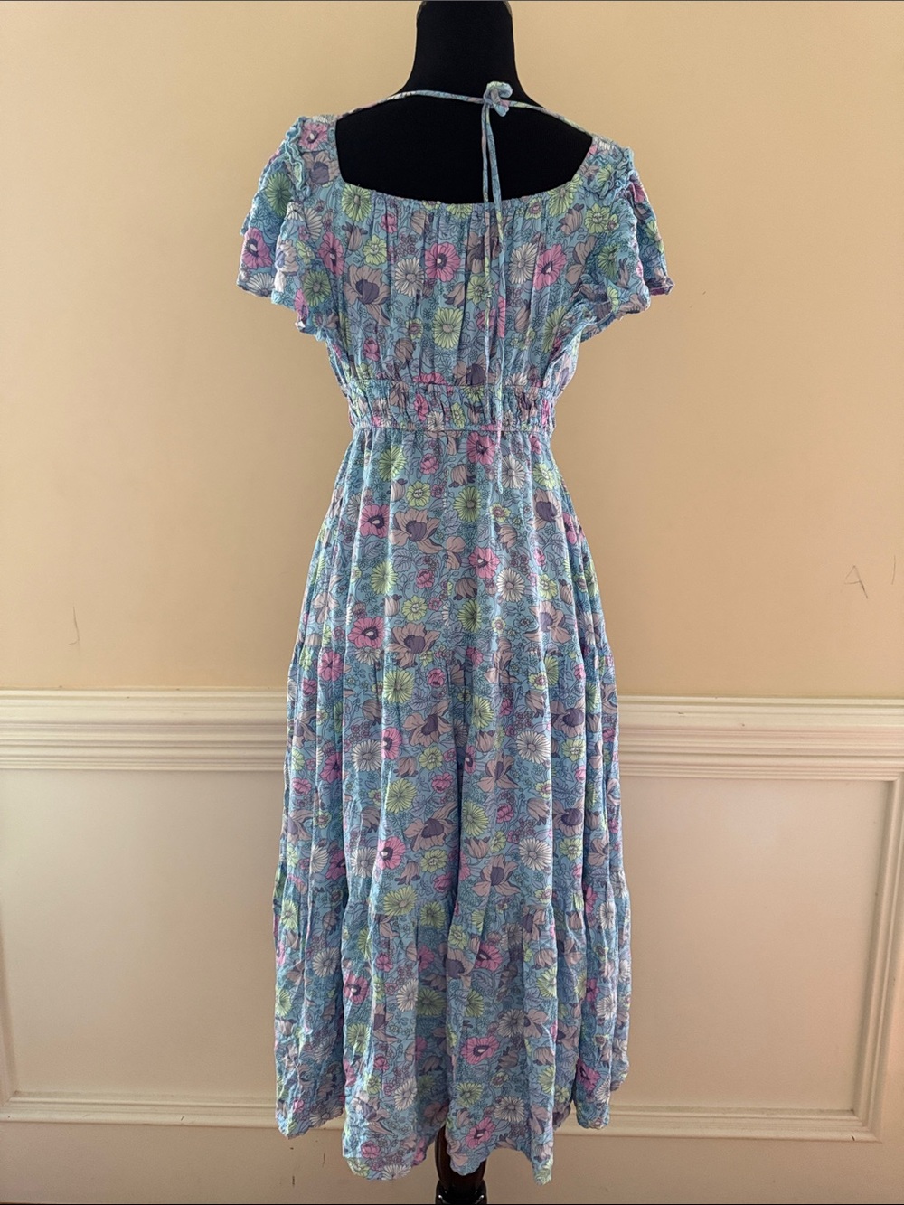 Floral Light Blue V-Neck Maxi Dress with Smocked Waist sz Medium - Picture 2 of 8